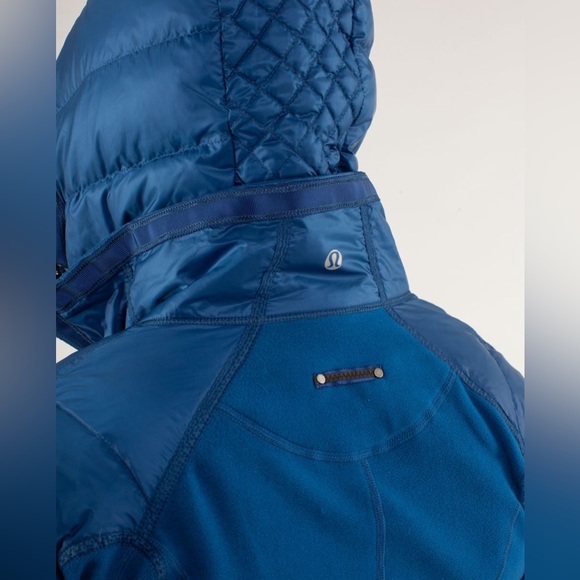 Lululemon Run: Bundle Up Jacket in Limitless Blue | size 6 - Picture 15 of 16